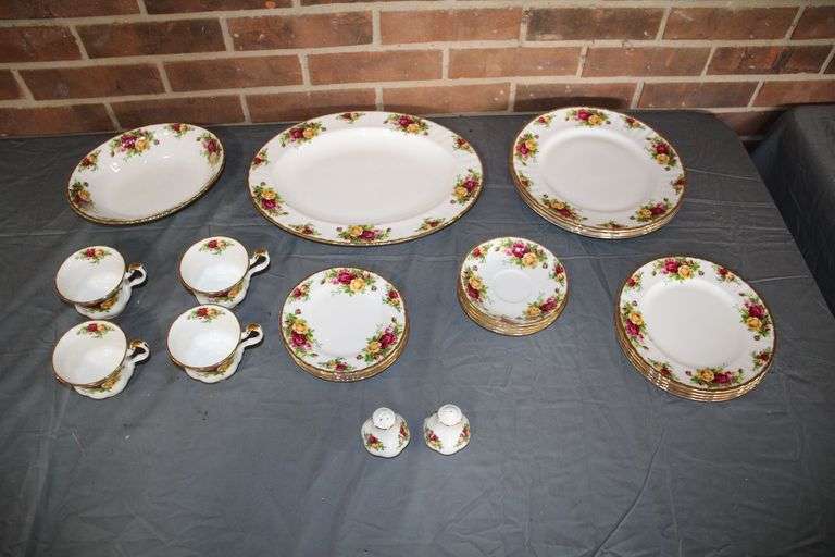 Royal Albert Fine China Serving Dishes, Bowls, Cups, Plates, Saucers, Salt and Pepper Shakers image