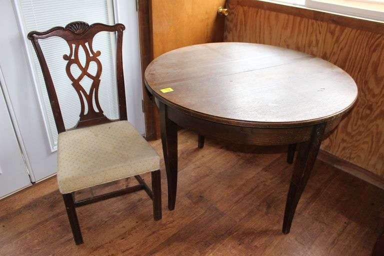 Circular Dining Table with (2) Leaves and Cushioned High Back Chair image