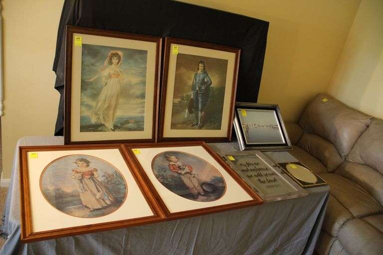 (7) Wall Hangings image