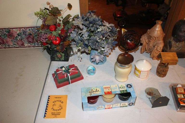 Bells, Chicken Figurines, Globe Decoration, Candles, Figurines, and Misc. Decorations