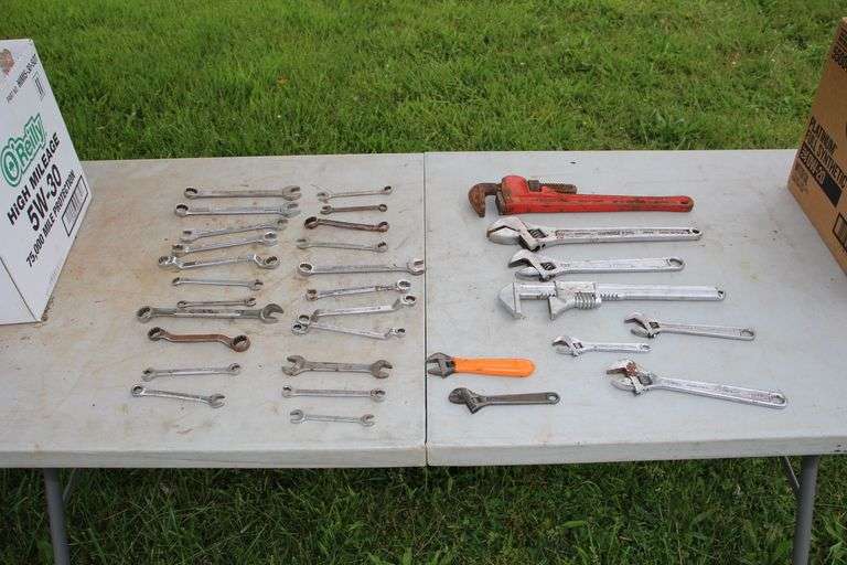 18 Inch Pipemaster Pipe Wrench, Adjustable Wrenches, and Combination Wrenches image