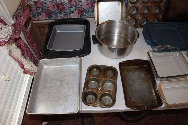 Baking Pans, Anchor Glass Baking Dishes with Covers, Hamilton Beach Slow Cooker, Pie Pans, and Pots