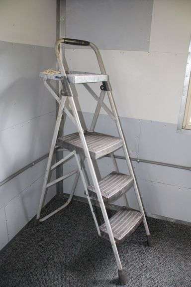 5 Ft Werner Step Stool image
