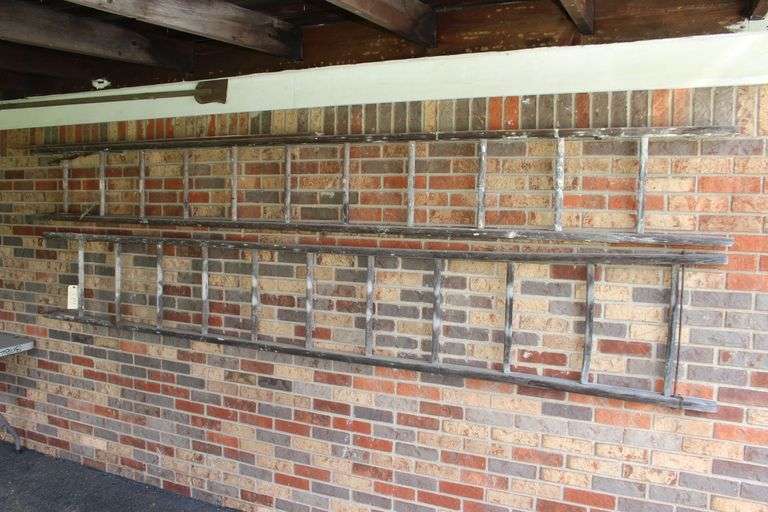22 Ft. Wooden Extension Ladder image