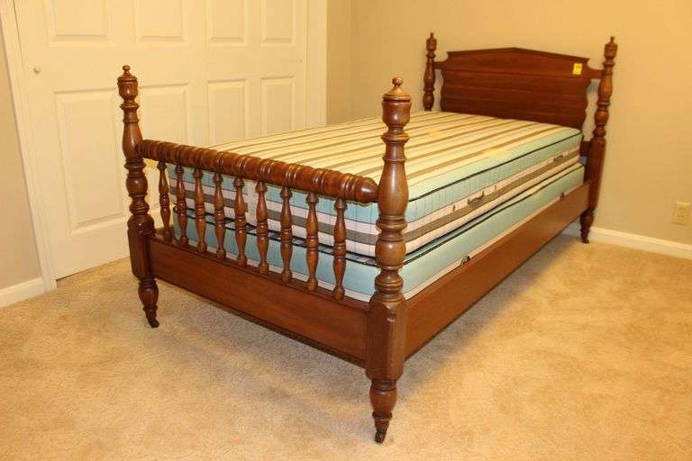 Continental Cherry Twin Size Bed on Wheels image