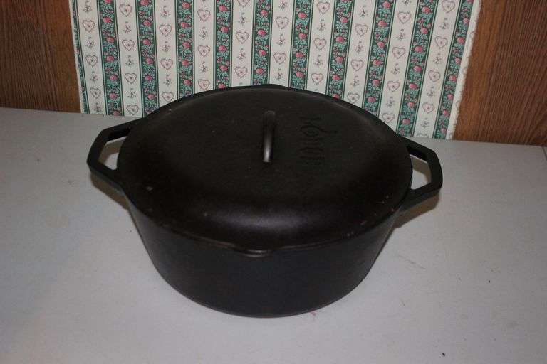 12 Inch Lodge Cast Iron Dutch Oven with Lid image