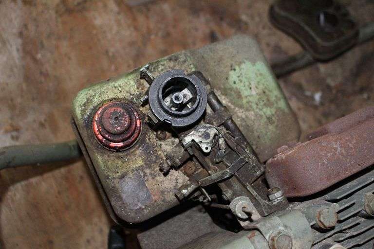 4 HP Briggs and Stratton 4 Cycle Generator