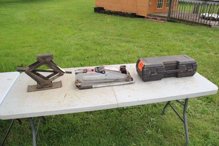 Rally 2.5 Ton Hydraulic Floor Jack with Case and Crank Jack image