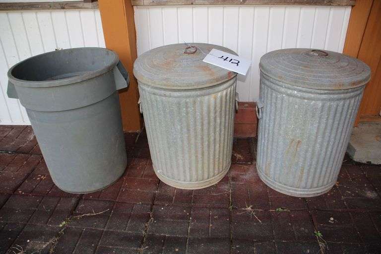(2) Reeves 32 Gallon Metal Trash Cans with Lids and Rubbermaid Brute 32 Gallon Trash Can image