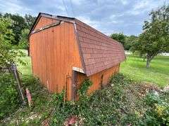 0.40 ACRE LOT - STORAGE BUILDING - OUTBUILDING