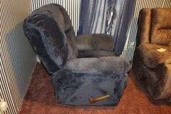 (2) Rocking Recliners