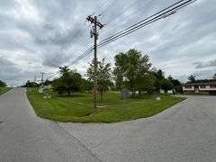 0.40 ACRE LOT - STORAGE BUILDING - OUTBUILDING