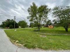 0.40 ACRE LOT - STORAGE BUILDING - OUTBUILDING