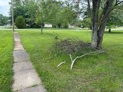 0.40 ACRE LOT - STORAGE BUILDING - OUTBUILDING