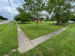 0.40 ACRE LOT - STORAGE BUILDING - OUTBUILDING