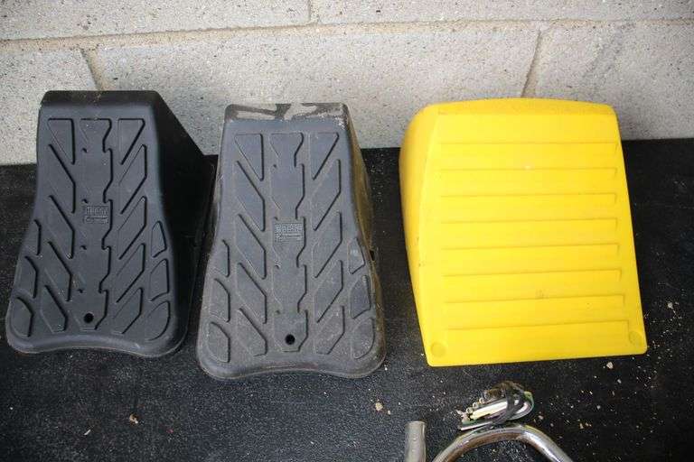 Reese Tow and Store Anti Lock Set, 2 Inch Ball, and (3) Wheel Chocks