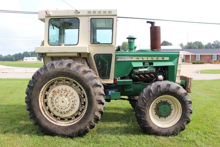 1974 Oliver 2255 Tractor