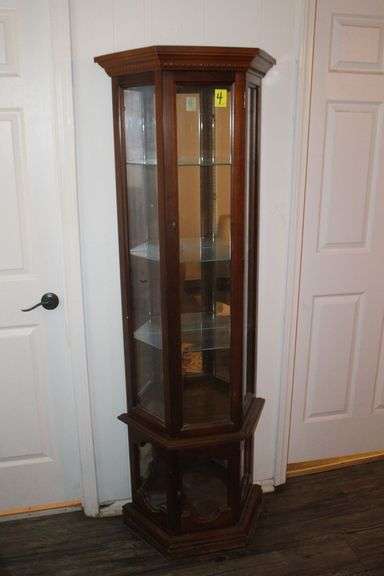 Pulaski Furniture Curio Cabinet with Light image