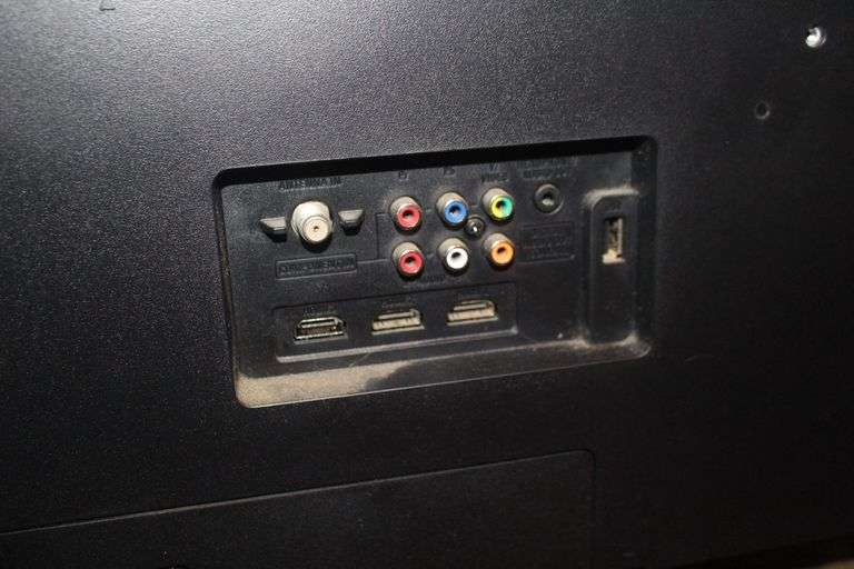 39 Inch Sanyo TV with Remote