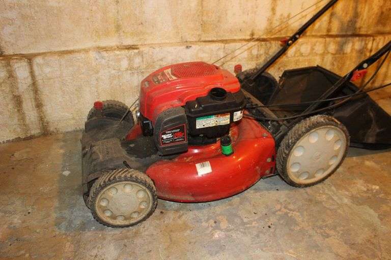Troy-Bilt 22 Inch Push Mower with Clippings Catcher Bag