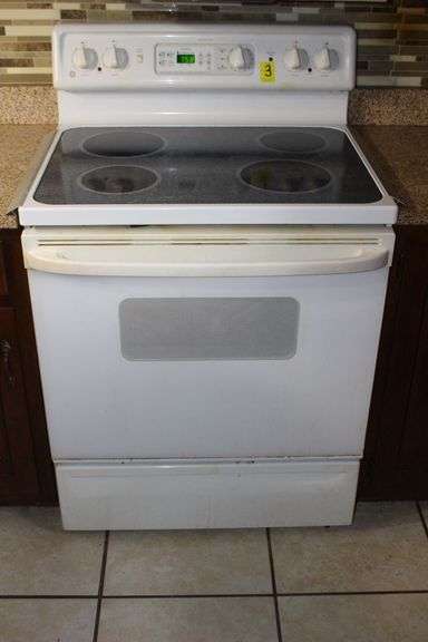 GE Spectra 4 Burner Electric Cookstove image