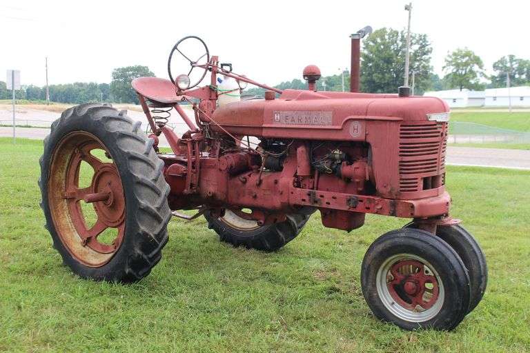 1941 International Harvester McCormick Farmall H Tractor image