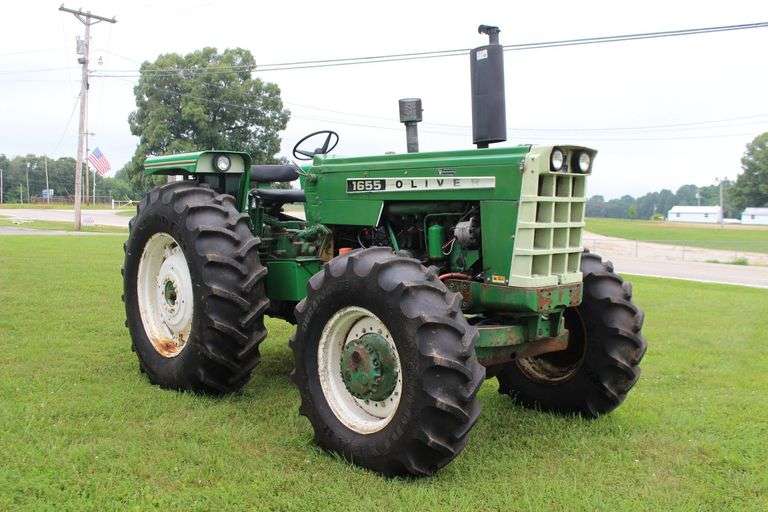 1974 Oliver 1655 Tractor image