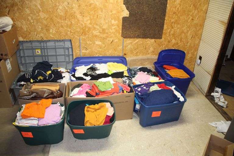 Purses, Various Size Shirts, Blouses, Sweaters, Pants, Turtlenecks, and Misc. Clothing