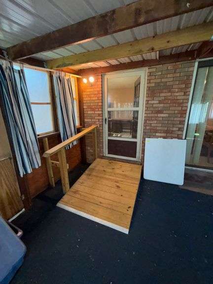 HOME - ATTACHED GARAGE - CITY LOT