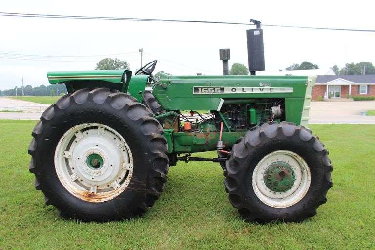 1974 Oliver 1655 Tractor