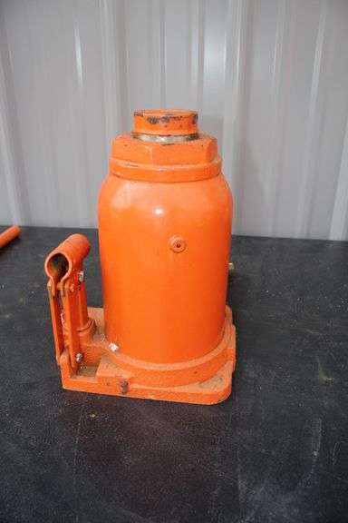 Central Hydraulics 30 Ton Hydraulic Jack with Handle