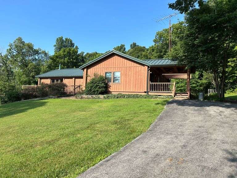 PARCEL 1: LOG HOME - BASEMENT - GARAGE - 1.2 ACRES: 487 Quiggins Lane, Leitchfield, KY 42754