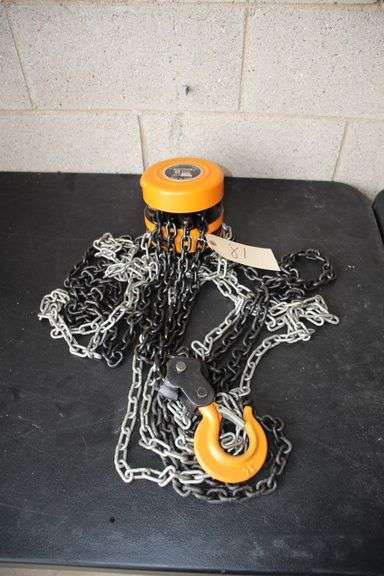 Central Machinery 2 Ton Chain Hoist image