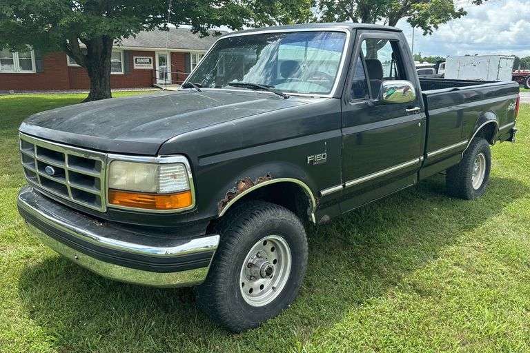 1994 Ford FWD F-150 XLT Long Bed Truck