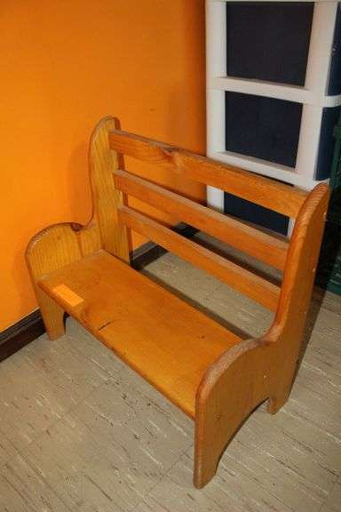Oval Magazine Rack Lamp Table and (2) Small Wooden Benches