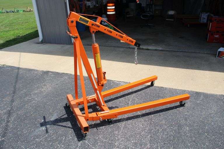 Central Hydraulics 2 Ton Shop Crane image
