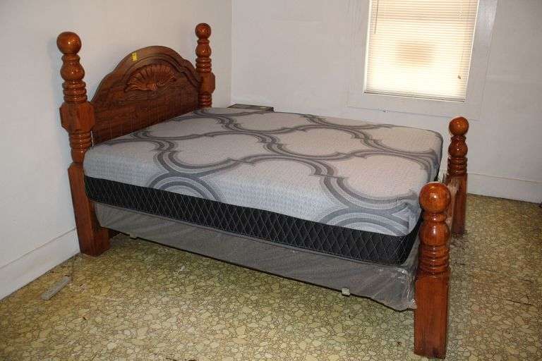 Wooden Queen Size Bed