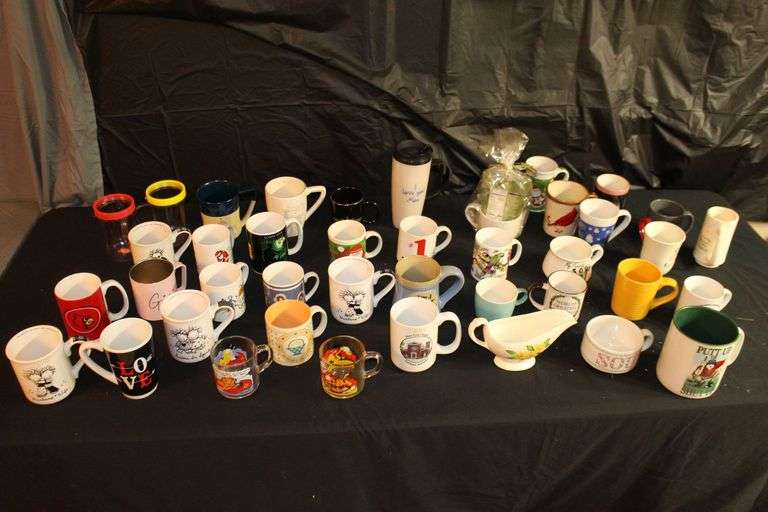 Garfield the Cat Glass Mugs, Soup Mug, Gravy Boat, and Misc. Coffee Mugs