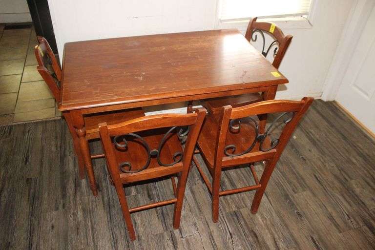 Dining Table and (4) Chairs image