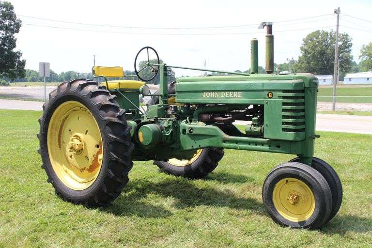 Model B John Deere Tractor image