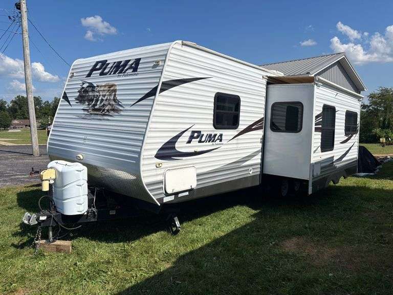 2009 Puma by Palomino 27 Ft. Camper