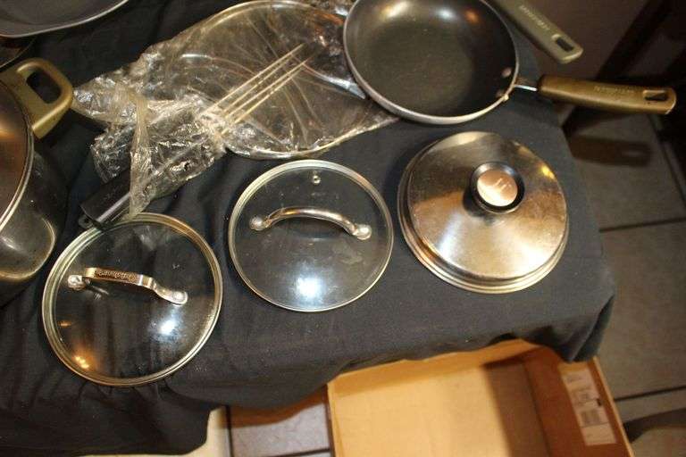 Farberware Skillets, Cuisinart Stainless Pots with Lids, Baking Pans, Metal Strainer, and Pyrex Baking Dish Carrier
