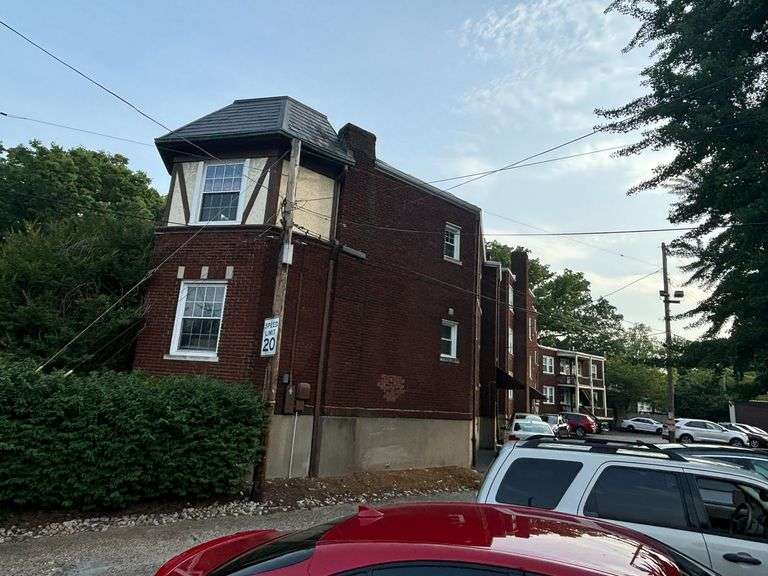 CONDOMINIUM image