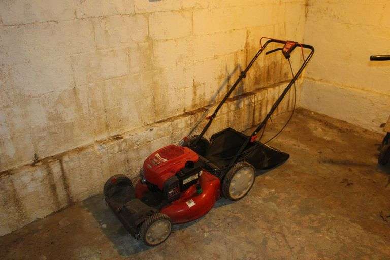 Troy-Bilt 22 Inch Push Mower with Clippings Catcher Bag image