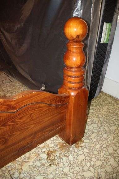 Wooden Queen Size Bed