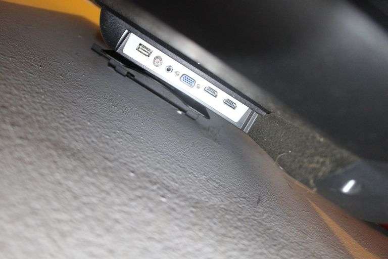 38 Inch Element TV