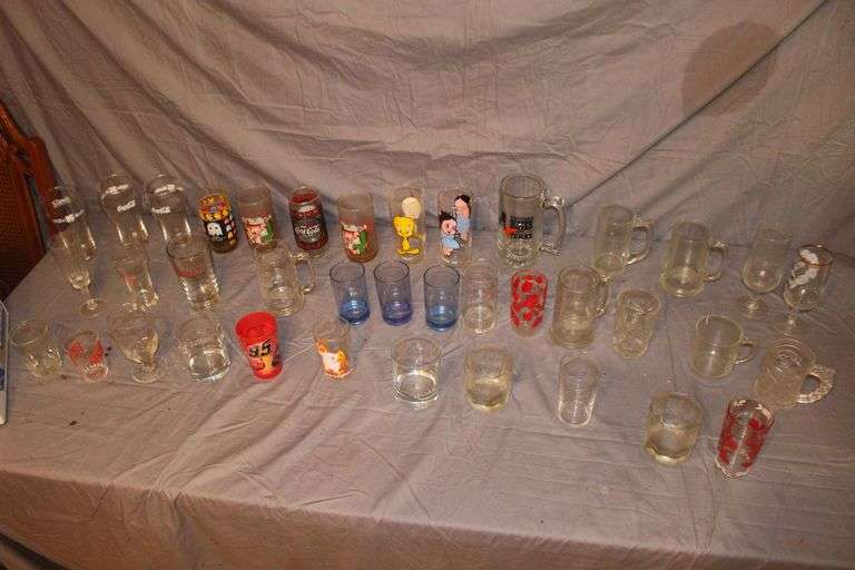 White Castle Coca Cola Glasses, Looney Toon Glasses, Glass Mugs, Glasses, Coors Glass, and Misc. Glassware