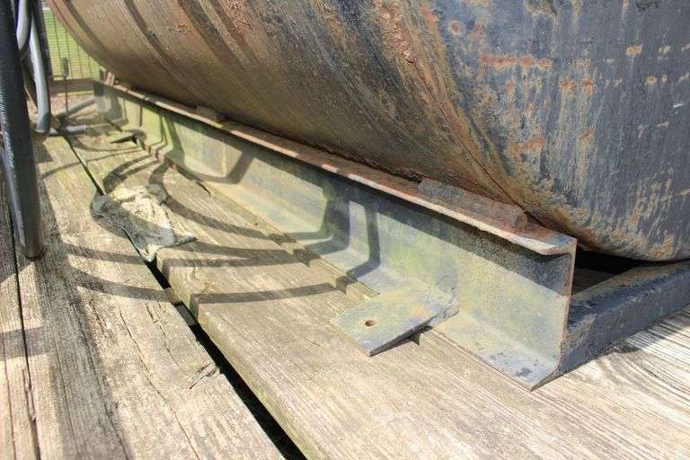 16 Ft. Trailer with Sealmaster Asphalt Sealer Tank and Spraying Agitator