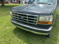 1994 Ford FWD F-150 XLT Long Bed Truck