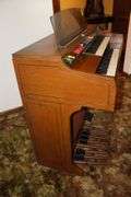 Thomas Playmate Sneaky Easy 2 Electric Organ with Bench